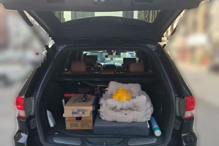 Used Jeep Grand Cherokee 2011 5.7L Flagship Navigation Edition Trunk