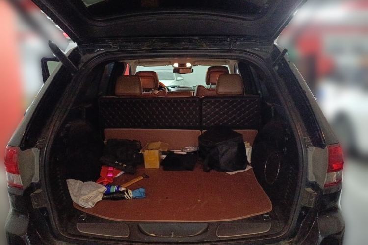 Used Jeep Grand Cherokee 2011 3.6L Flagship Edition Trunk
