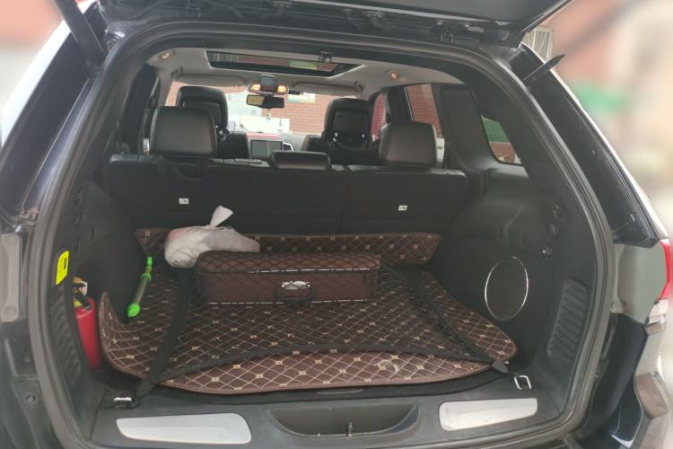 Used Jeep Grand Cherokee 2011 Revised 3.6L Luxury Navigation Edition Trunk