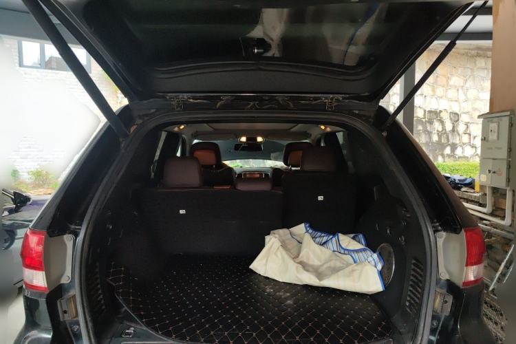 Used Jeep Grand Cherokee 2011 3.6L Flagship Edition Trunk