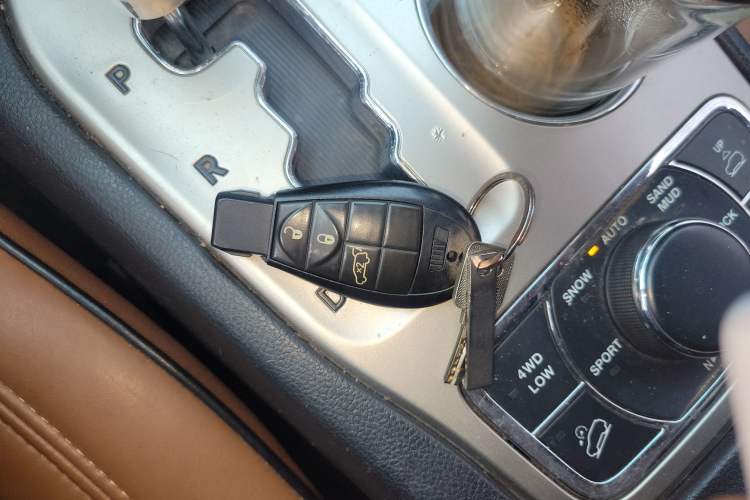 Used Jeep Grand Cherokee 2011 5.7L Flagship Navigation Edition Vehicle Key