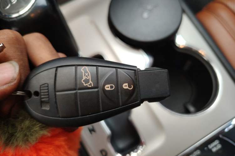 Used Jeep Grand Cherokee 2011 3.6L Flagship Edition Vehicle Key
