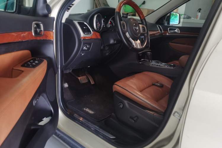 Used Jeep Grand Cherokee  Driver Seat
