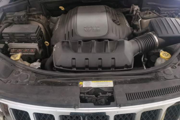 Used Jeep Grand Cherokee  Engine Bay