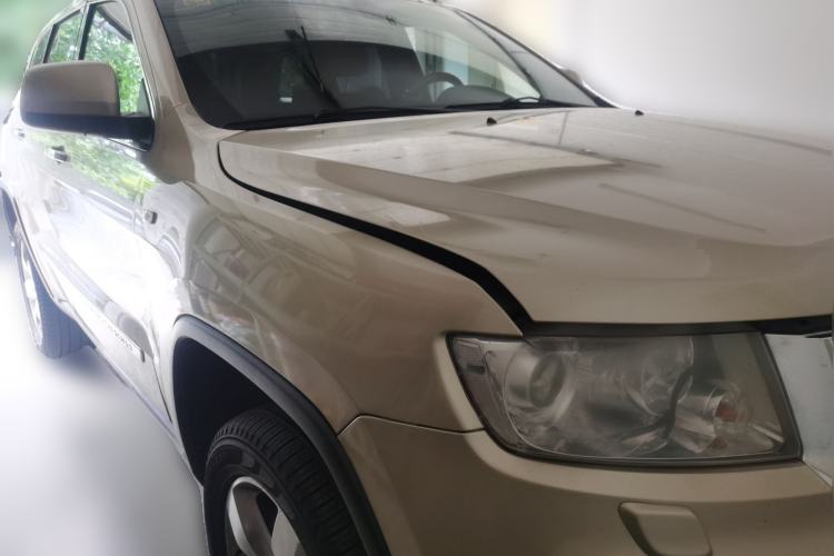 Used Jeep Grand Cherokee  Front Right 45 Deg