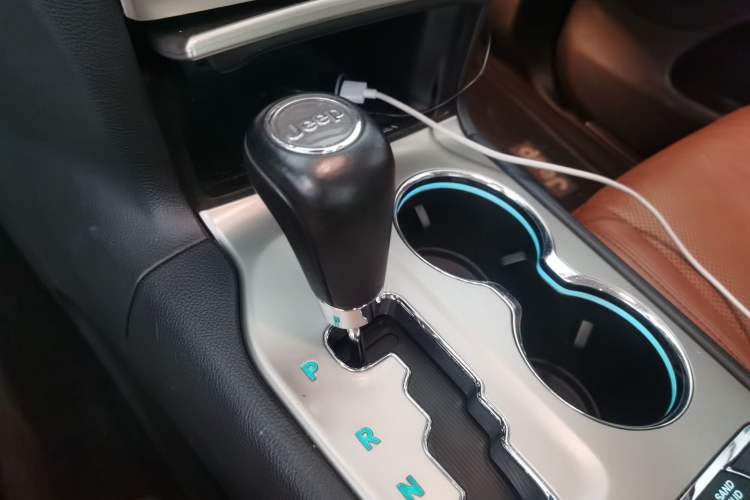 Used Jeep Grand Cherokee  Gear Lever