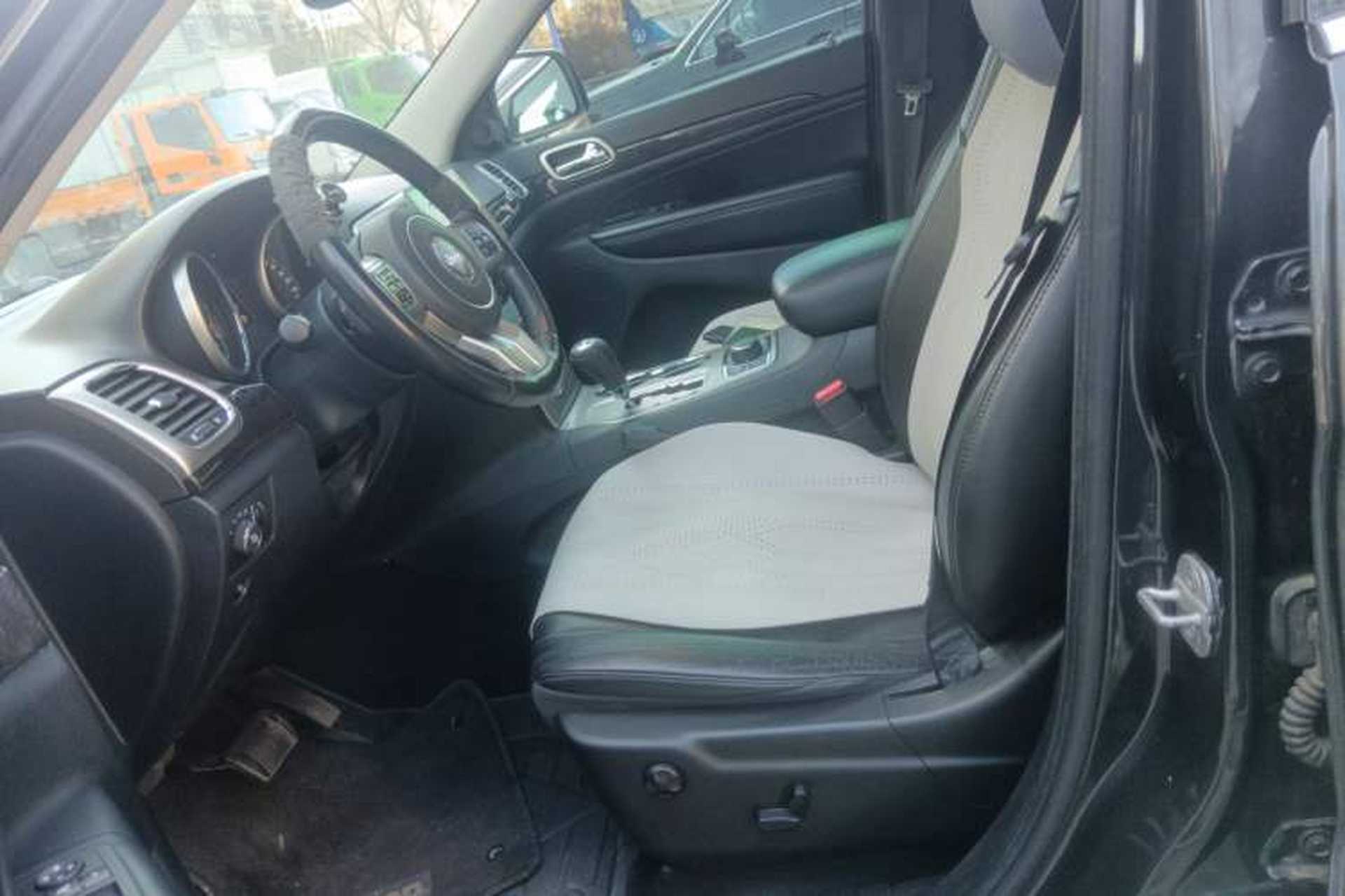 Used Jeep Grand Cherokee 2011 3.6L Comfort Edition Left Front Seat