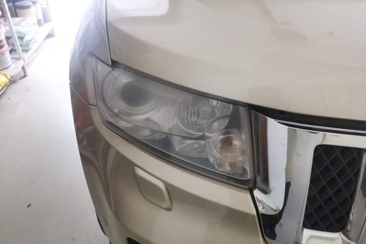 Used Jeep Grand Cherokee  Right Front Headlight