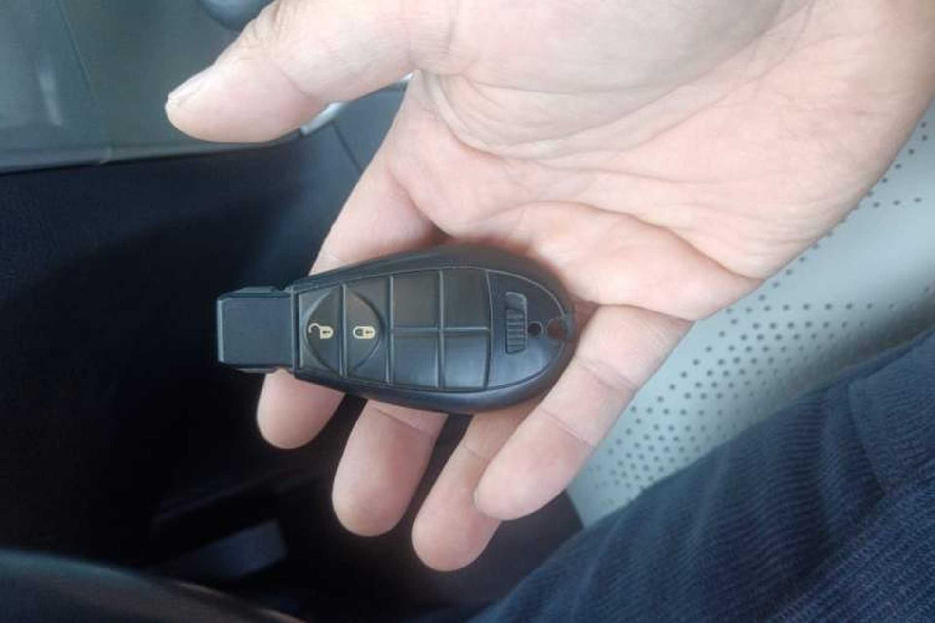 Used Jeep Grand Cherokee 2011 3.6L Comfort Edition Vehicle Key