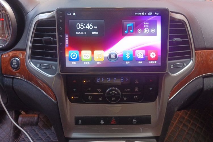 Used Jeep Grand Cherokee 2011 3.6L Flagship Navigation Edition Audio And AC Panel