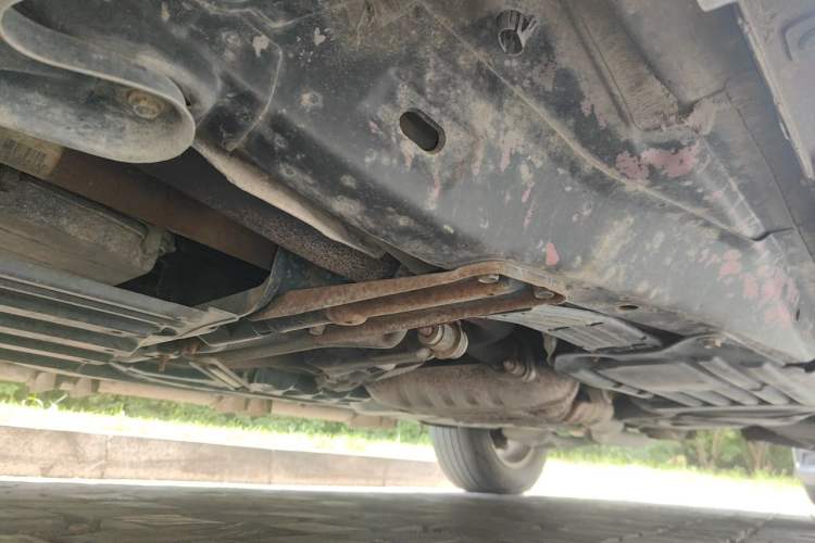 Used Jeep Grand Cherokee 2011 3.6L Luxury Navigation Edition Chassis Front Left