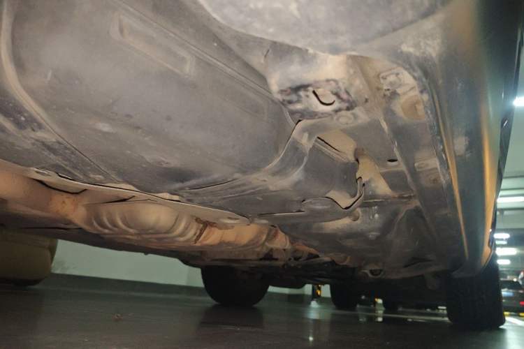 Used Jeep Grand Cherokee 2011 Revised Version 3.6L Comfort Edition Chassis Rear Right