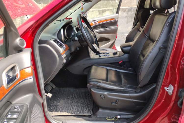 Used Jeep Grand Cherokee 2011 Revised 3.6L Luxury Edition Driver Seat