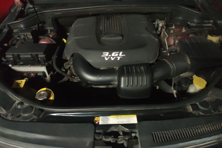 Used Jeep Grand Cherokee 2011 Revised Version 3.6L Comfort Edition Engine Bay