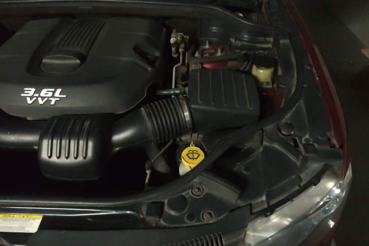 Used Jeep Grand Cherokee 2011 Revised Version 3.6L Comfort Edition Engine Bay Left