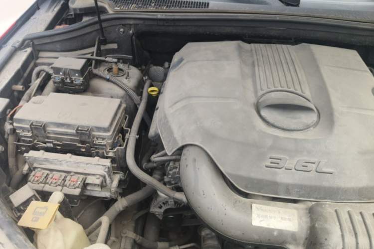 Used Jeep Grand Cherokee 2011 3.6L Luxury Navigation Edition Engine Bay Right