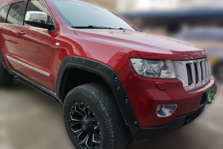 Used Jeep Grand Cherokee 2011 3.6L Comfort Edition Front Right 45 Deg