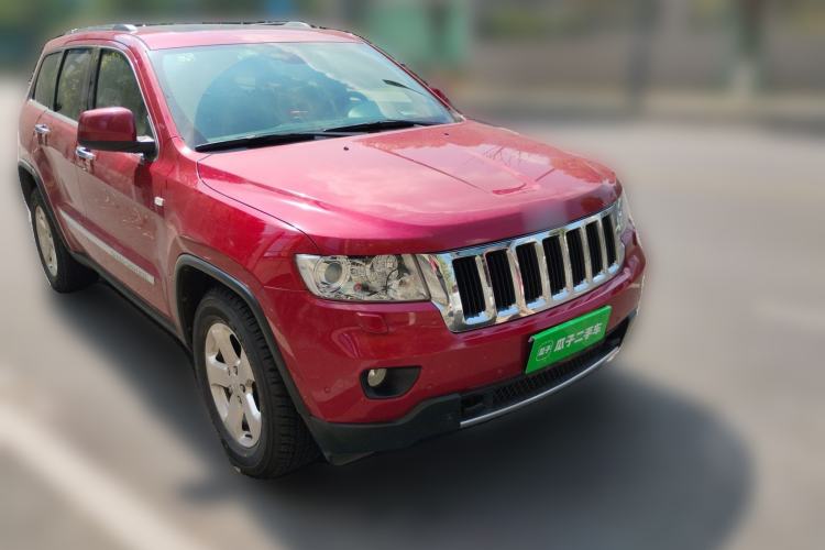 Used Jeep Grand Cherokee 2011 Revised 3.6L Luxury Edition Front Right 45 Deg