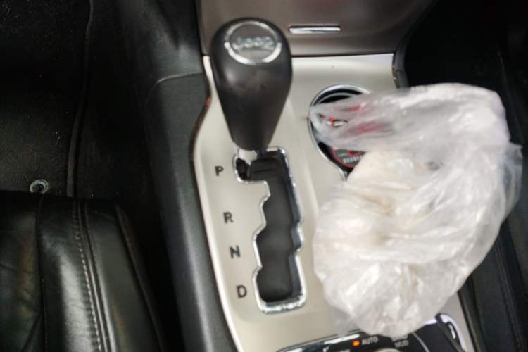 Used Jeep Grand Cherokee 2011 3.6L Comfort Edition Gear Lever