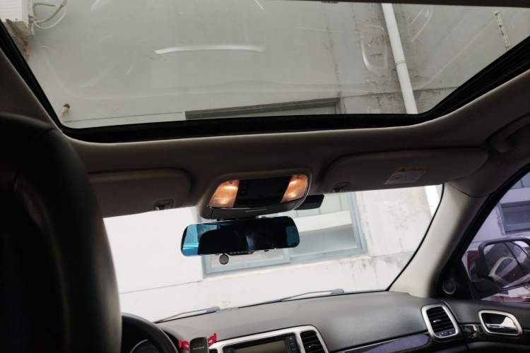 Used Jeep Grand Cherokee 2011 3.6L Comfort Edition Headliner
