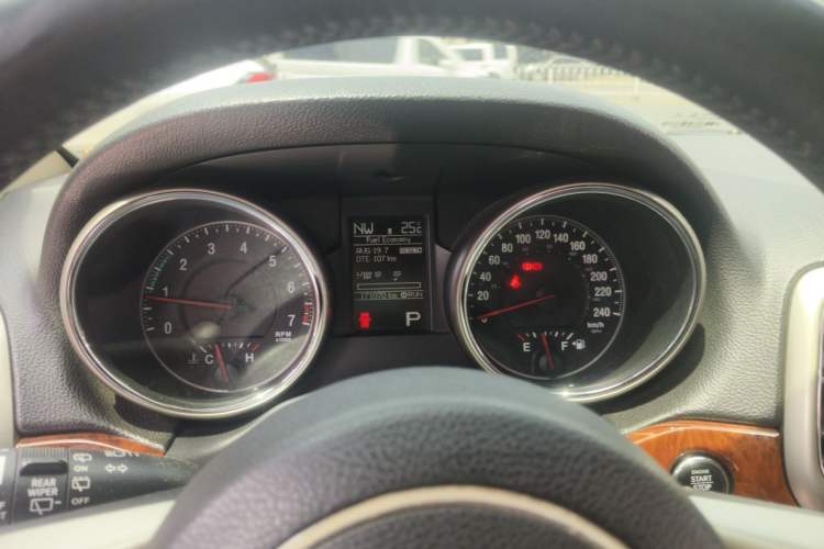 Used Jeep Grand Cherokee 2011 3.6L Luxury Navigation Edition Instrument Cluster
