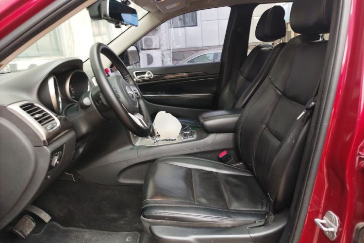 Used Jeep Grand Cherokee 2011 3.6L Comfort Edition Left Front Seat