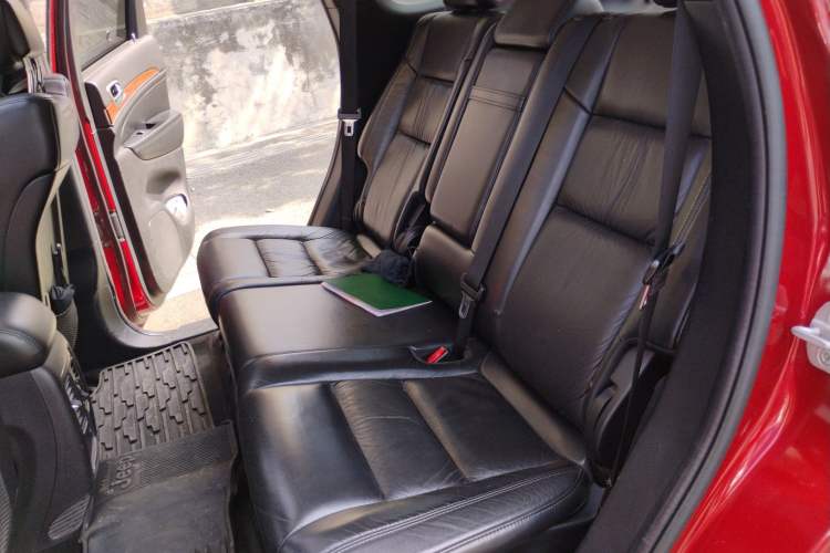 Used Jeep Grand Cherokee 2011 Revised 3.6L Luxury Edition Left Rear Seat