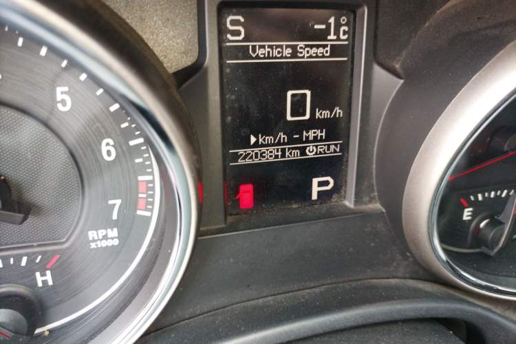 Used Jeep Grand Cherokee 2011 3.6L Comfort Edition Odometer Close Up