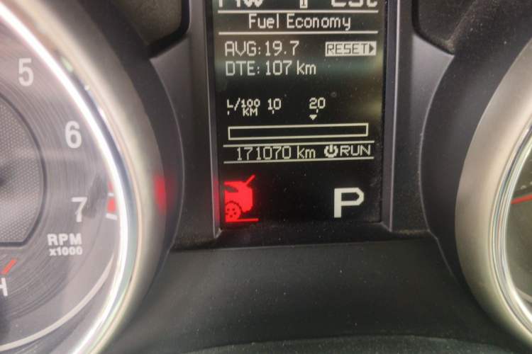 Used Jeep Grand Cherokee 2011 3.6L Luxury Navigation Edition Odometer Close Up