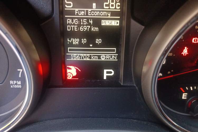 Used Jeep Grand Cherokee 2011 3.6L Flagship Navigation Edition Odometer Close Up