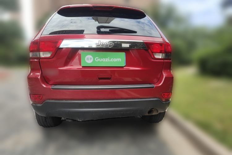 Used Jeep Grand Cherokee 2011 3.6L Luxury Navigation Edition Rear