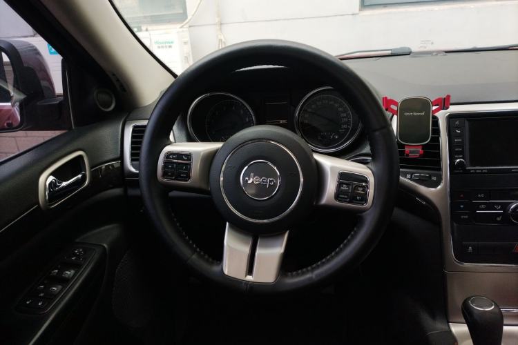 Used Jeep Grand Cherokee 2011 3.6L Comfort Edition Steering Wheel