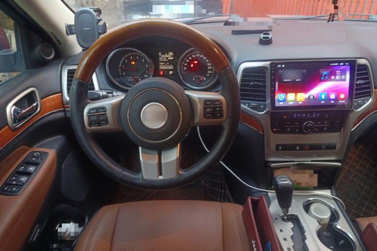 Used Jeep Grand Cherokee 2011 3.6L Flagship Navigation Edition Steering Wheel