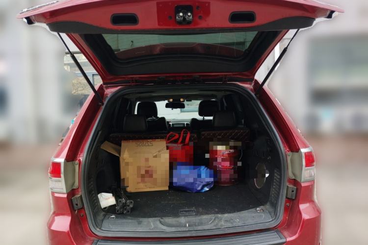 Used Jeep Grand Cherokee 2011 3.6L Comfort Edition Trunk