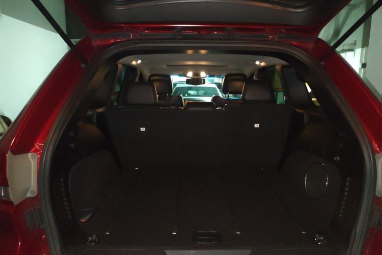 Used Jeep Grand Cherokee 2011 Revised Version 3.6L Comfort Edition Trunk