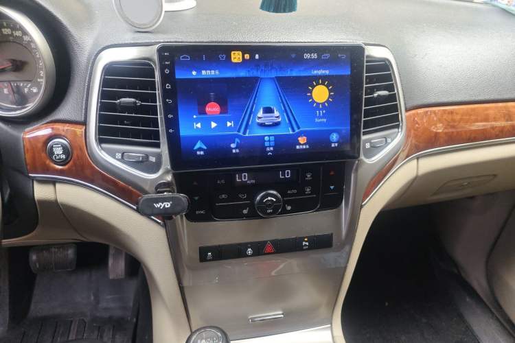 Used Jeep Grand Cherokee 2011 Revised 3.6L Luxury Navigation Edition Audio And AC Panel