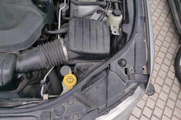 Used Jeep Grand Cherokee 2011 3.6L Luxury Navigation Edition Engine Bay Left