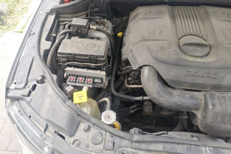 Used Jeep Grand Cherokee 2011 Revised 3.6L Luxury Navigation Edition Engine Bay Right