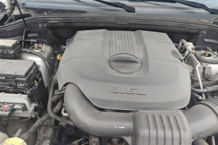 Used Jeep Grand Cherokee 2011 3.6L Flagship Edition Engine Bay