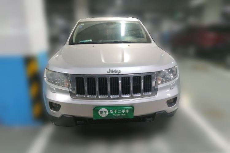 Used Jeep Grand Cherokee 2011 Revised Version 3.6L Anniversary Edition Navigation and Comfort Package Front