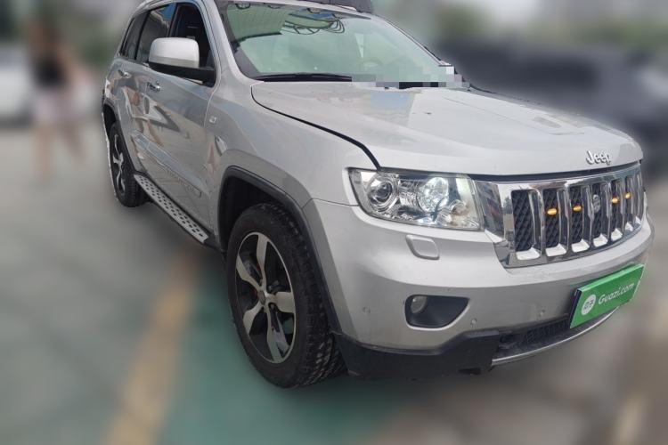 Used Jeep Grand Cherokee 2011 3.6L Flagship Edition Front Right 45 Deg