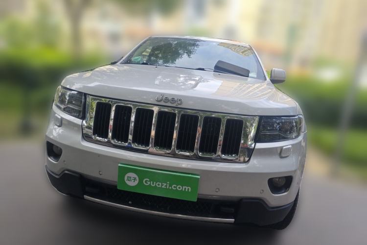 Used Jeep Grand Cherokee 2011 Revised 3.6L Luxury Navigation Edition Front