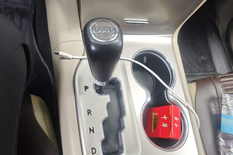 Used Jeep Grand Cherokee 2011 Revised 3.6L Luxury Navigation Edition Gear Lever