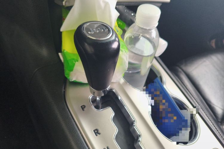 Used Jeep Grand Cherokee 2011 3.6L Luxury Edition Gear Lever