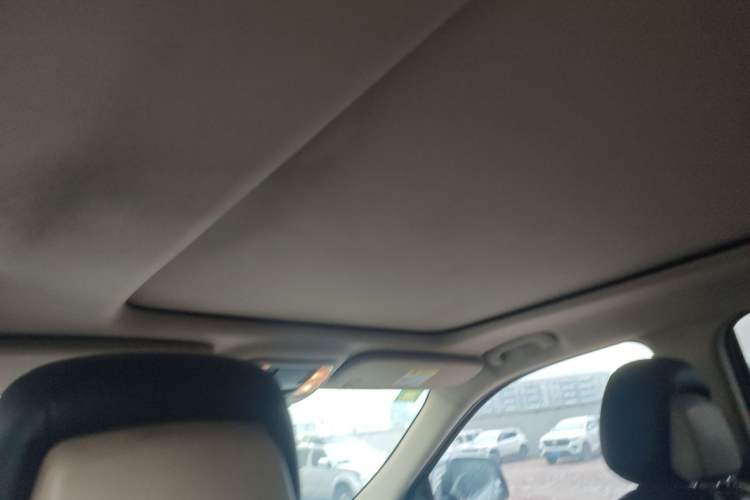 Used Jeep Grand Cherokee 2011 3.6L Luxury Navigation Edition Headliner