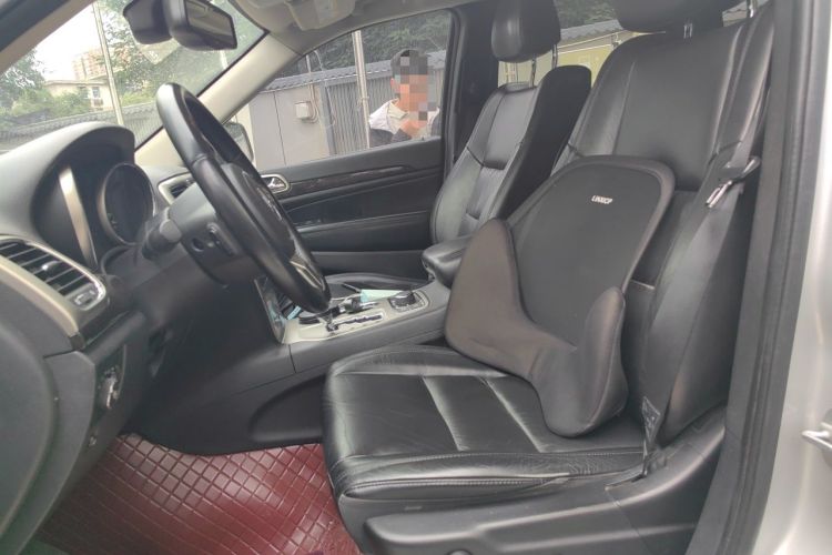 Used Jeep Grand Cherokee 2011 3.6L Luxury Navigation Edition Left Front Seat