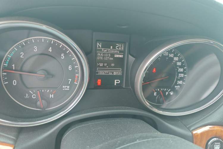Used Jeep Grand Cherokee 2011 3.6L Flagship Edition Odometer Close Up