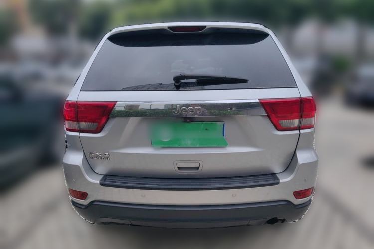 Used Jeep Grand Cherokee 2011 3.6L Luxury Navigation Edition Rear