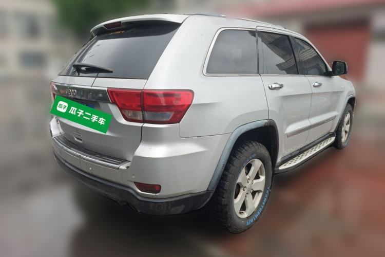 Used Jeep Grand Cherokee 2011 3.6L Luxury Navigation Edition Rear Right 45 Deg