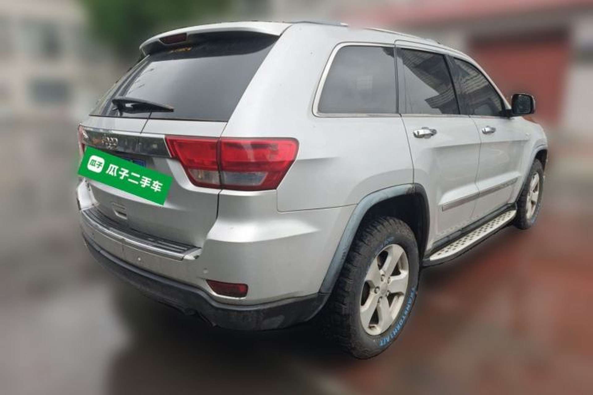 Used Jeep Grand Cherokee 2011 3.6L Luxury Navigation Edition Rear Right 45 Deg
